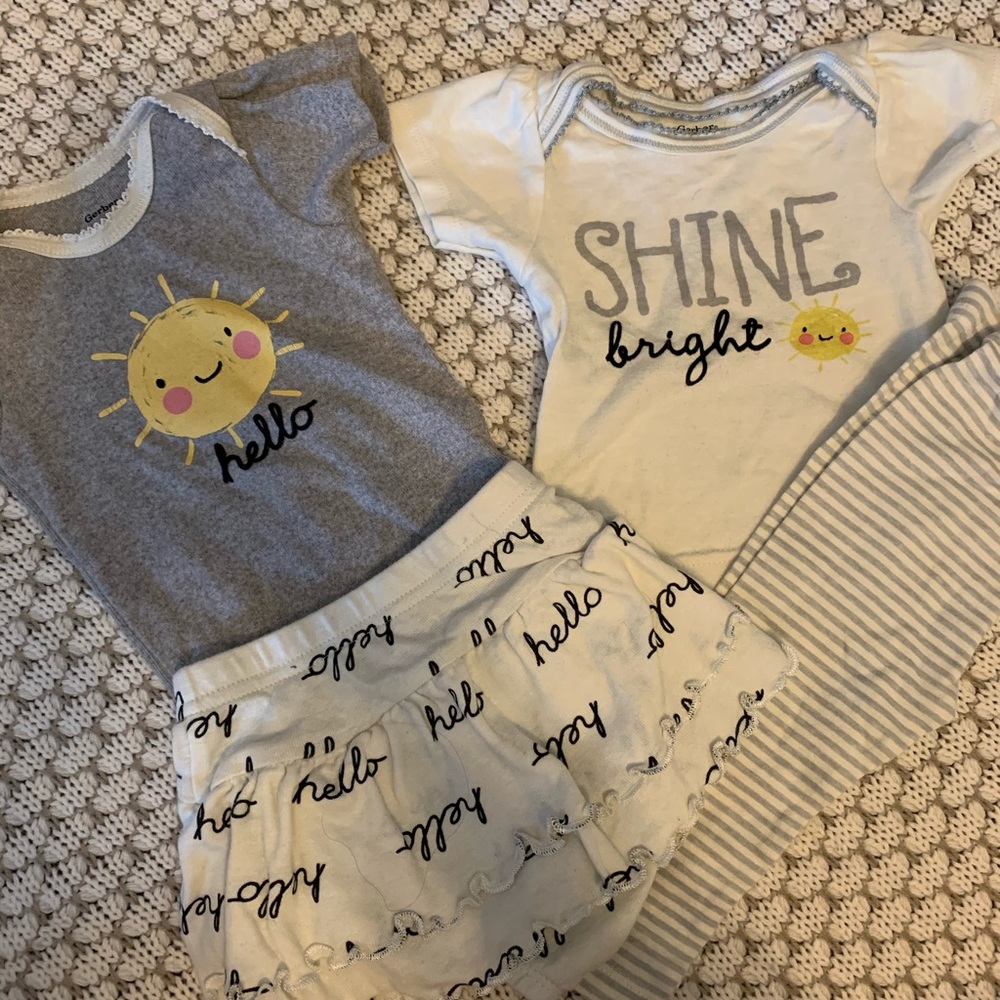Gerber baby outfit set x2